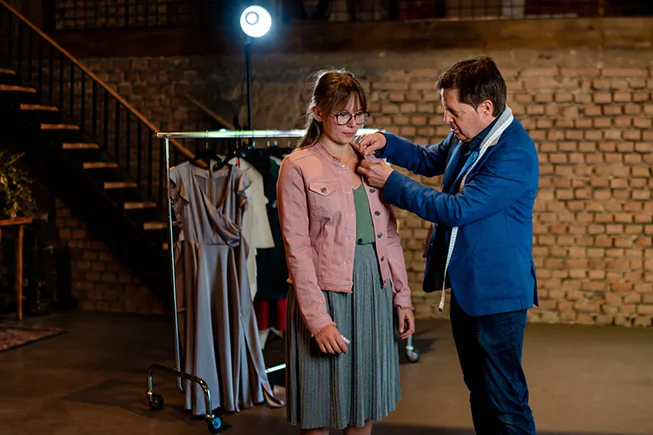 Stefan Wimmer fitting a garment